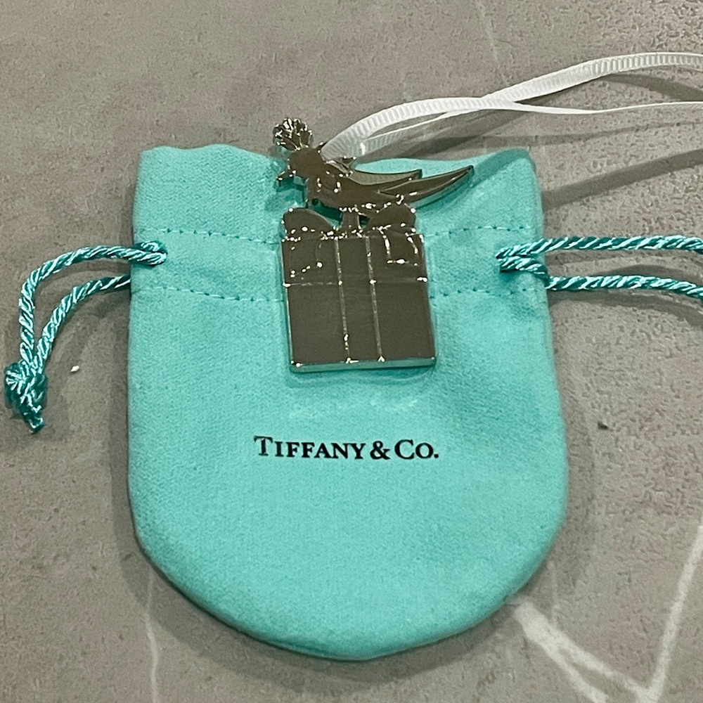 TIFFANY & CO Bird On A Gift Box Ornament 2025 Holiday - Stainless Steel